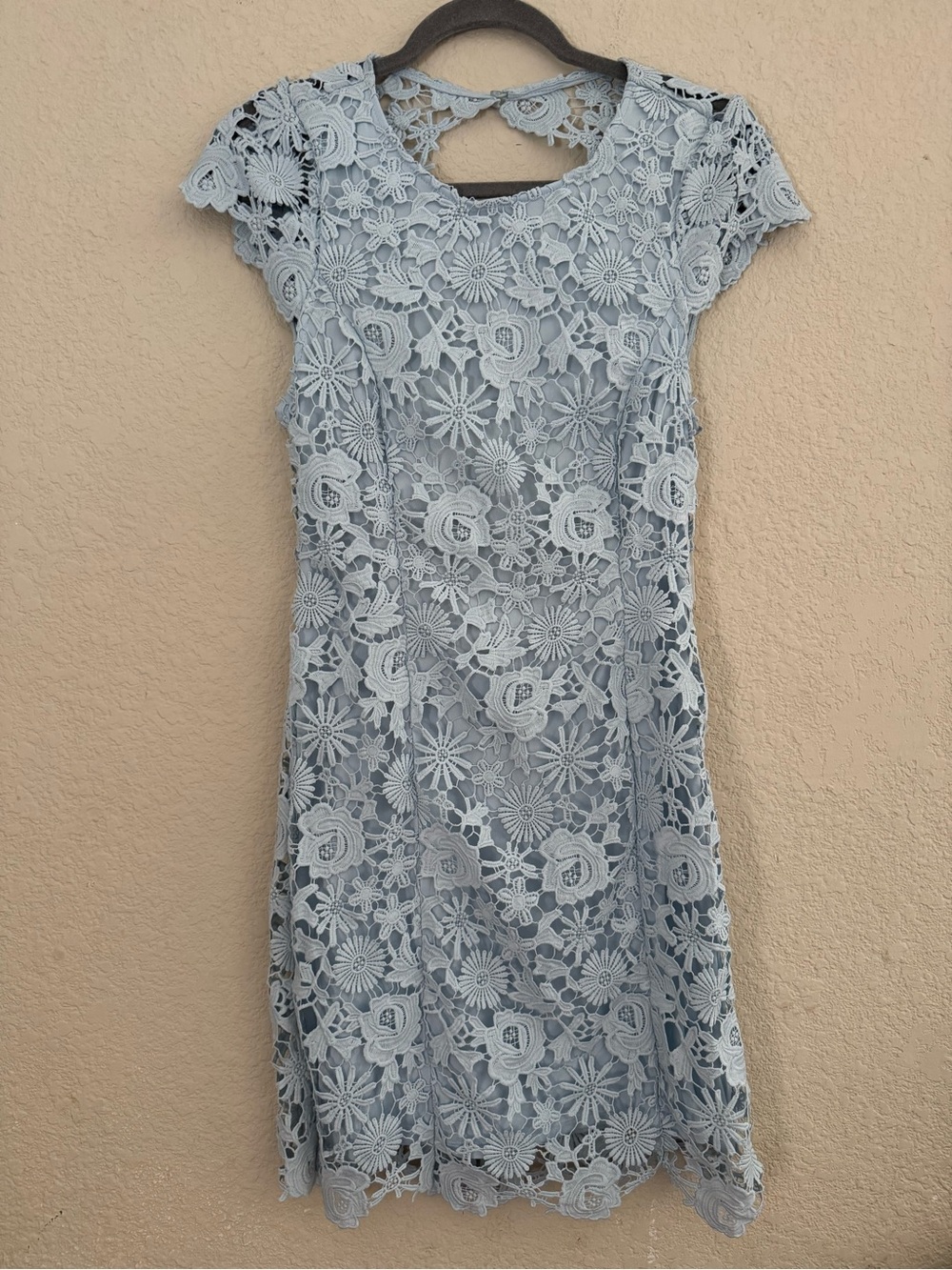 Lulus light blue backless lace dress - size M - NWT!!